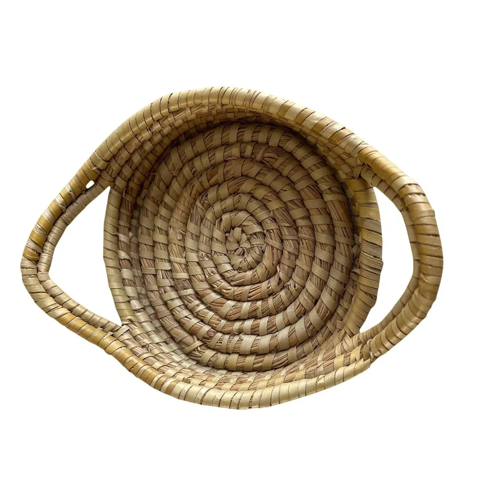 Vintage  Hand-Woven Gullah Geechee Lowcountry Sweetgrass Basket with Handles  7
